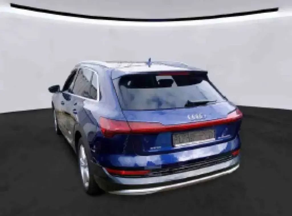 Gebraucht Audi e-tron Advanced Plus 300 kW (408 PS) 2022 Navarrablau metallic SUV