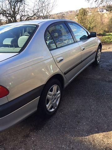 Gebraucht Toyota Avensis 128 PS (94 kW) 1998 Silber Kleinwagen