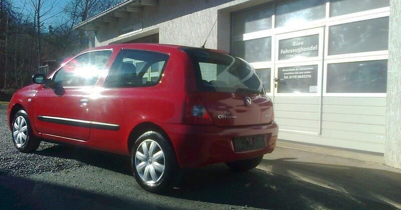 Gebraucht Renault Clio II 58 PS (42 kW) 2007 Rot Kleinwagen