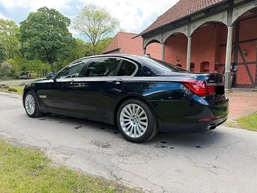 Gebraucht BMW 750L Executive 381 PS (280 kW) 2013 Schwarz Limousine