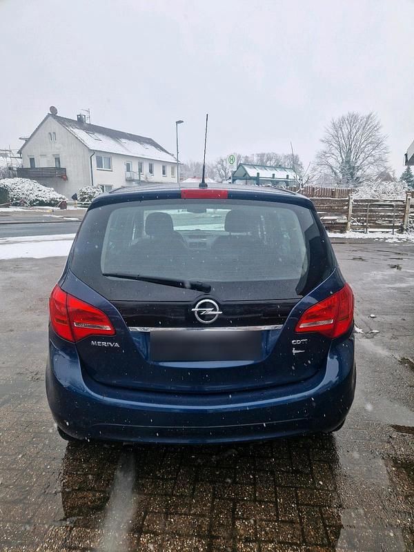 Second-hand Opel Meriva 110 CP (80 kW) 2012 Albastru Monovolum