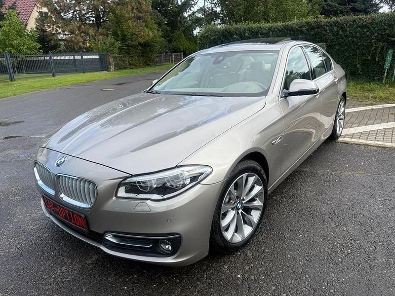 Silber Gebraucht 2014 BMW 520 Comfort Edition Limousine | 14.900 € (Fairer Preis) - Bild 1/4