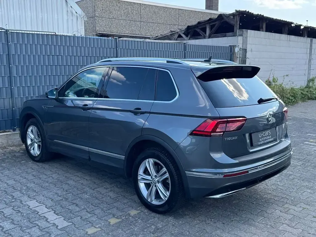 Gebraucht VW Tiguan Highline 239 PS (175 kW) 2020 Grau SUV