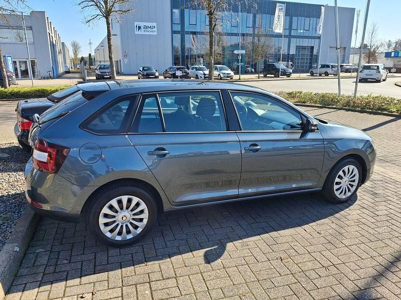 Gebraucht Skoda Rapid Ambition 110 PS (80 kW) 2018 Grau Kleinwagen