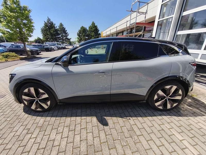 Gebraucht Renault Megane E-Tech Techno 160 kW (218 PS) 2022 Ywu rafalegrau + dach schwarz SUV