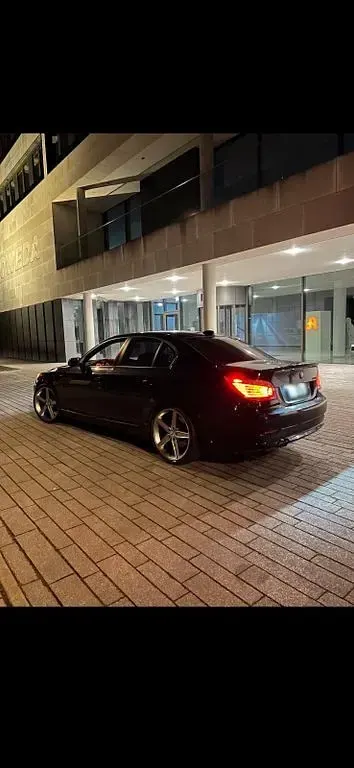 Gebraucht BMW 525 Exclusive 197 PS (144 kW) 2009 Schwarz Limousine