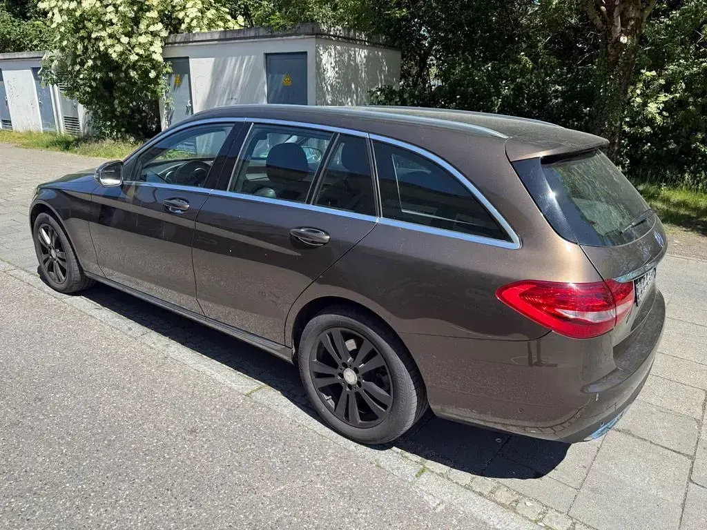 Gebraucht Mercedes C250 Avantgarde 204 PS (150 kW) 2015 Braun Limousine