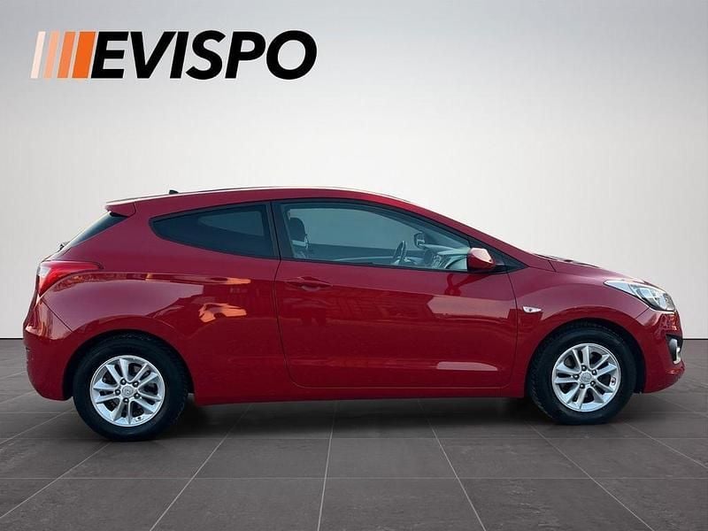 Gebraucht Hyundai i30 99 PS (72 kW) 2015 Rot Coupé