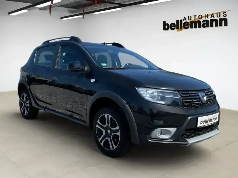 Gebraucht Dacia Sandero Stepway 90 PS (66 kW) 2021 Schwarz Limousine