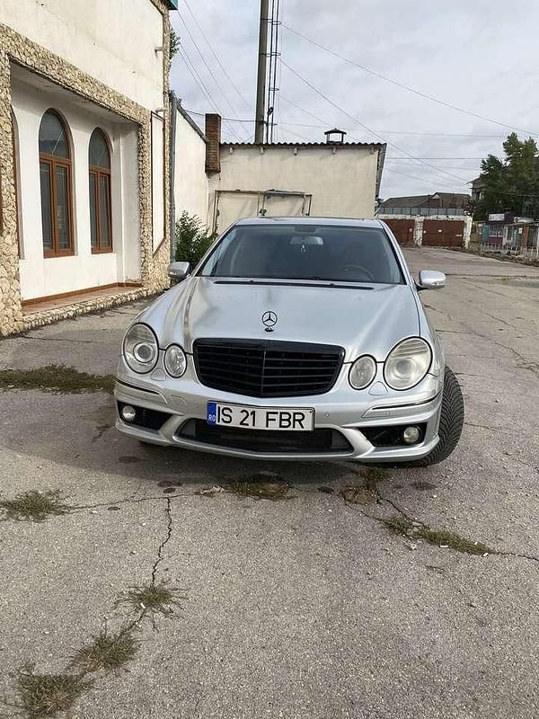 Gebraucht 2006 Mercedes E320 Avantgarde Limousine | 5.200 € (Etwas zu teuer) - Bild 1/4