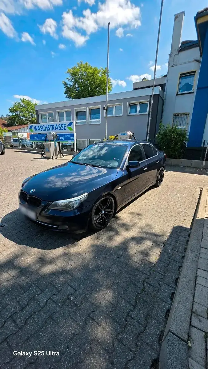 Gebraucht BMW 530 235 PS (172 kW) 2008 Blau Limousine
