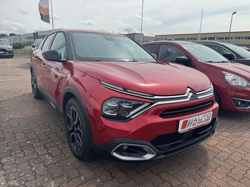 Gebraucht Citroën e-C4 Shine 100 kW (136 PS) 2023 Rot Limousine