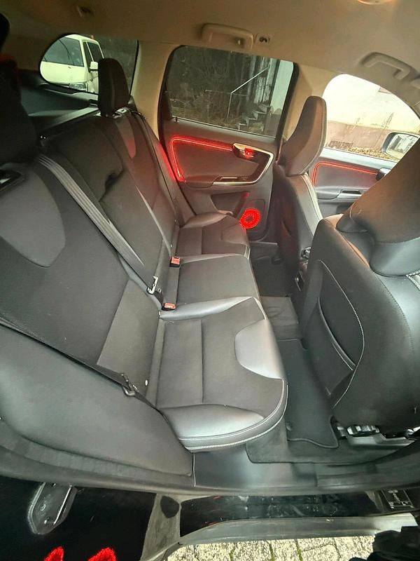 Gebraucht Volvo XC60 163 PS (119 kW) 2012 Schwarz SUV