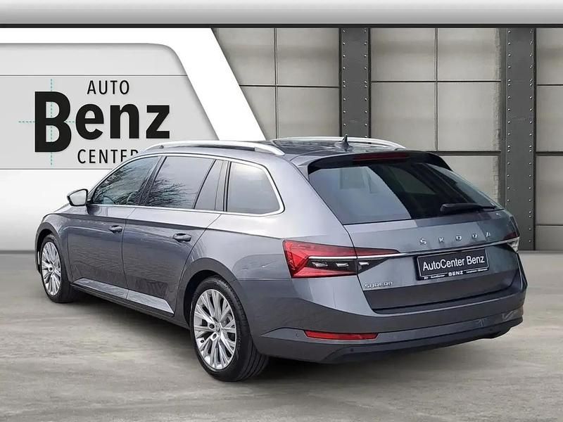 Gebraucht Skoda Superb Style 150 PS (110 kW) 2023 Grau Kombi