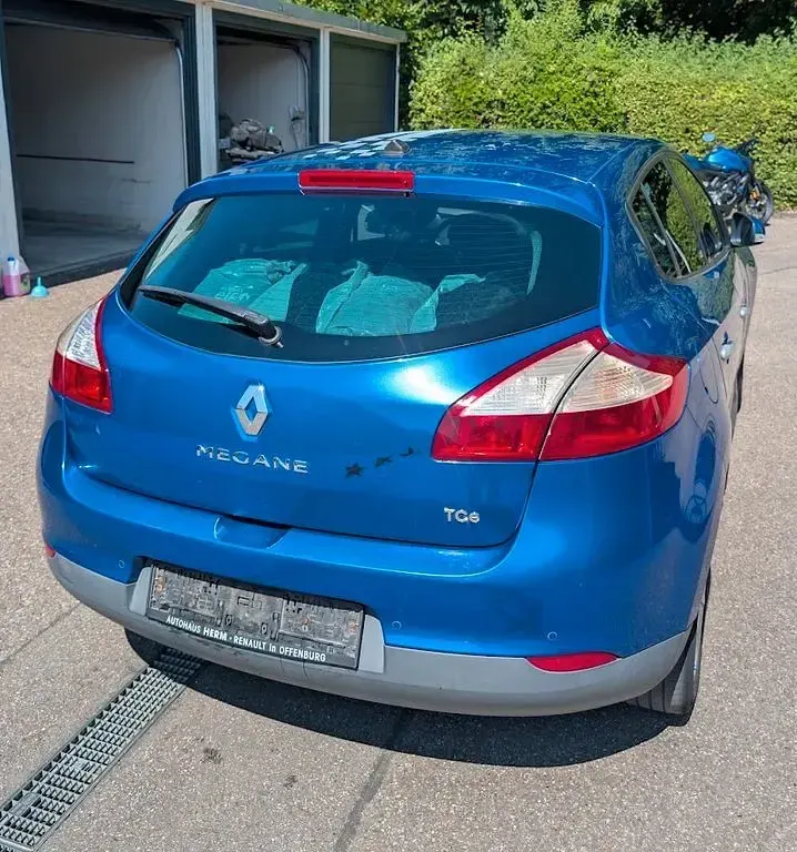 Gebraucht Renault Mégane III Luxe 131 PS (96 kW) 2010 Blau Limousine