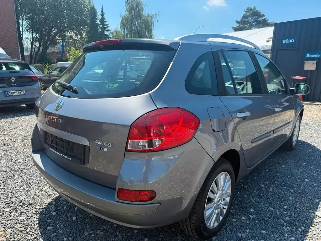 Gebraucht Renault Clio Dynamique 75 PS (55 kW) 2011 Grau Limousine