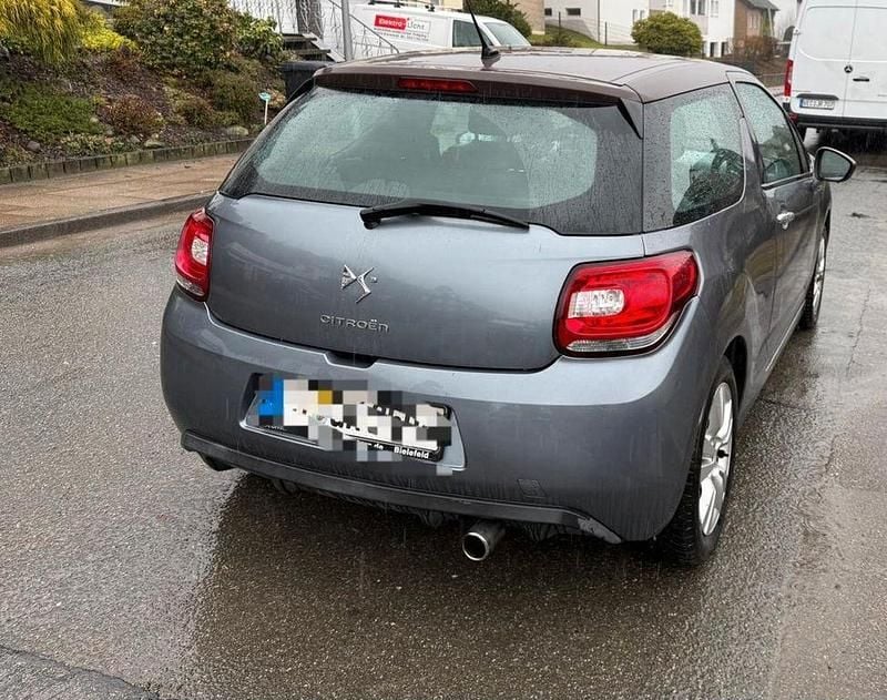 Gebraucht Citroën DS3 Chic 95 PS (69 kW) 2011 Grau Kleinwagen