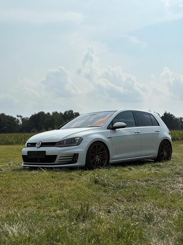 Weiß Gebraucht 2016 VW Golf VII GTI Limousine | 16.000 € (Superpreis) - Bild 1/4