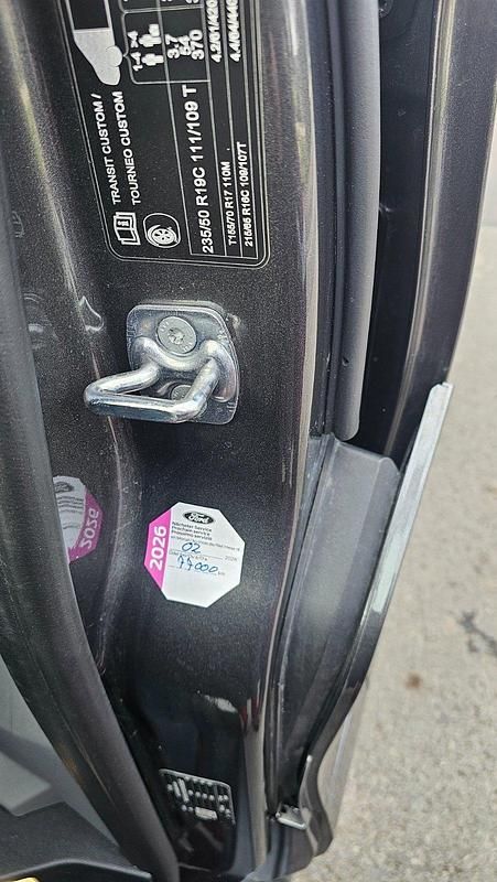 Gebraucht Ford Tourneo Titanium 170 PS (125 kW) 2025 Schwarz Van / Kleinbus