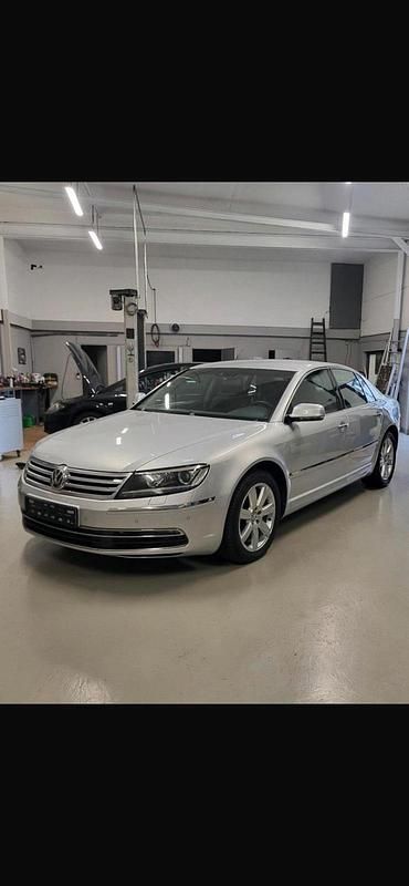 Silber Gebraucht 2014 VW Phaeton Limousine | 15.400 € (Etwas zu teuer) - Bild 1/4