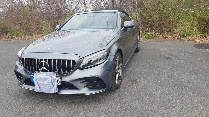 Grau Gebraucht 2020 Mercedes C180 AMG line Cabrio | 31.800 € (Guter Preis) - Bild 1/4