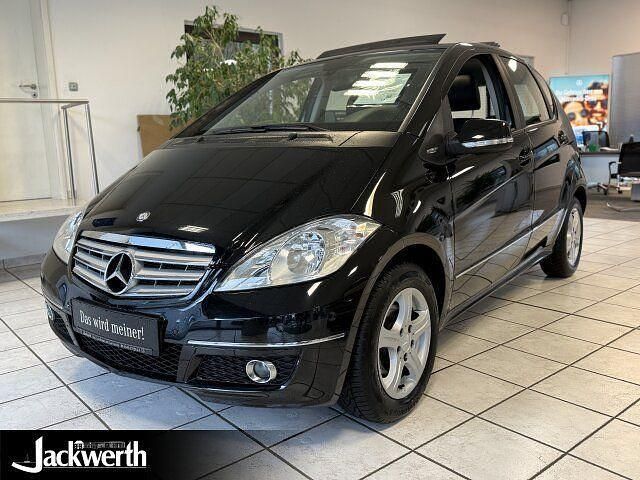 Gebraucht Mercedes A160 Avantgarde 95 PS (69 kW) 2012 Nachtschwarz Limousine