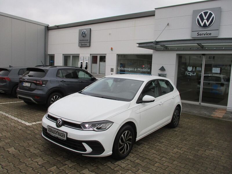 Weiß Gebraucht 2022 VW Polo Life Limousine | 16.890 € (Fairer Preis) - Bild 1/4