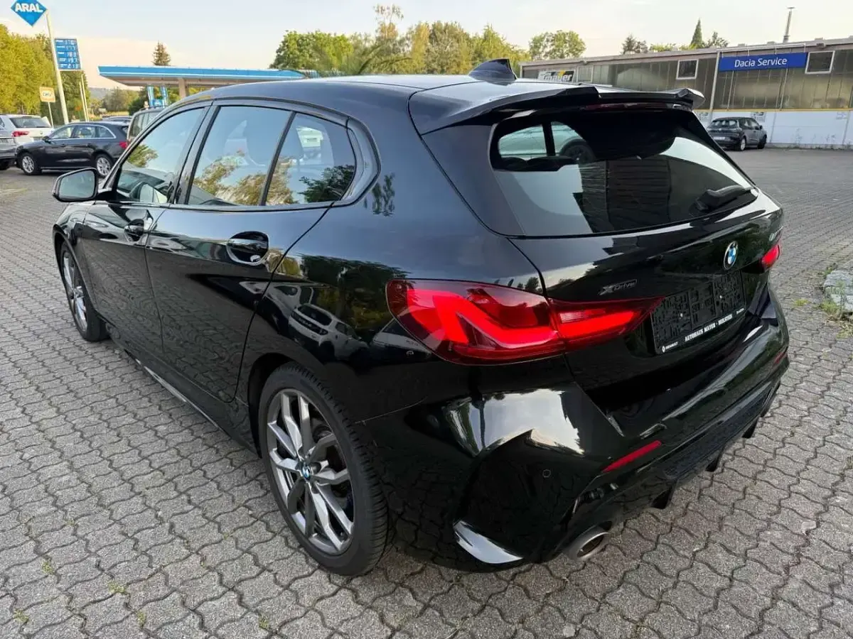 Gebraucht BMW 135 306 PS (225 kW) 2022 Saphirschwarz Kleinwagen