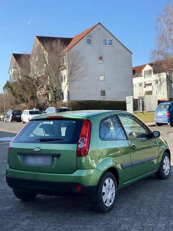 Gebraucht Ford Fiesta 75 PS (55 kW) 2005 Grün Kleinwagen