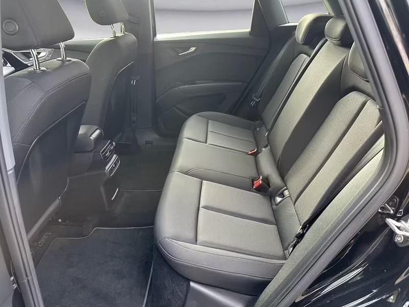 Gebraucht Audi Q4 e-tron Basis 150 kW (204 PS) 2023 Schwarz SUV