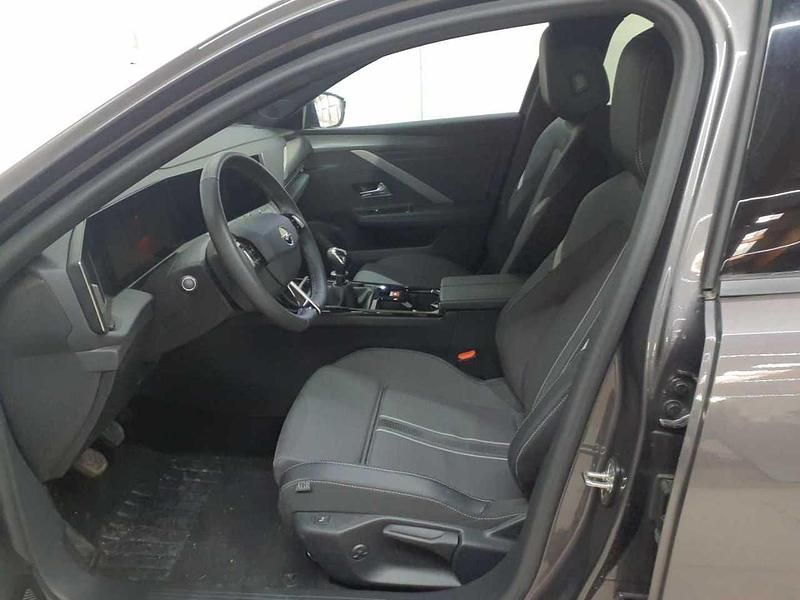 Gebraucht Opel Astra 131 PS (96 kW) 2024 Vulkan grau metallic Kombi