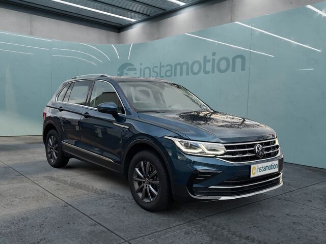 Blau Gebraucht 2023 VW Tiguan Elegance SUV | 38.839 € (Etwas zu teuer) - Bild 1/2