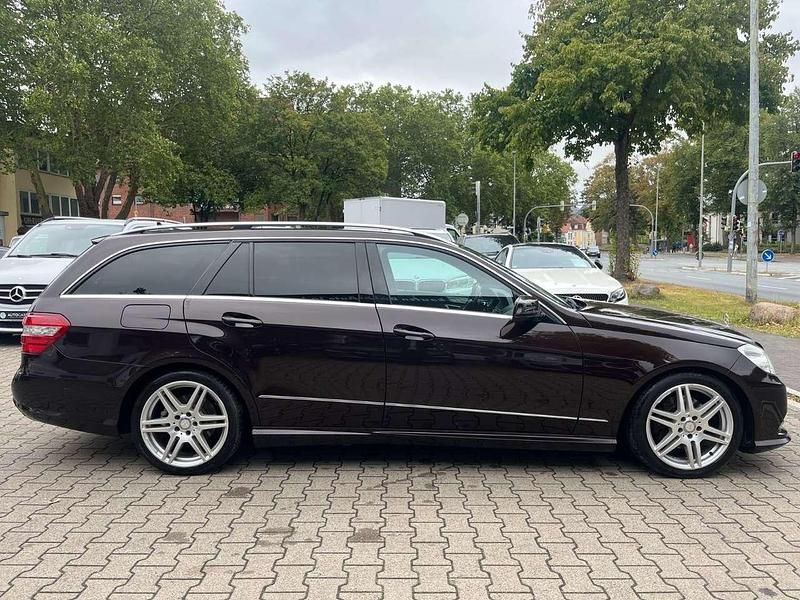 Gebraucht Mercedes E300 AMG line 231 PS (169 kW) 2012 Braun Kombi