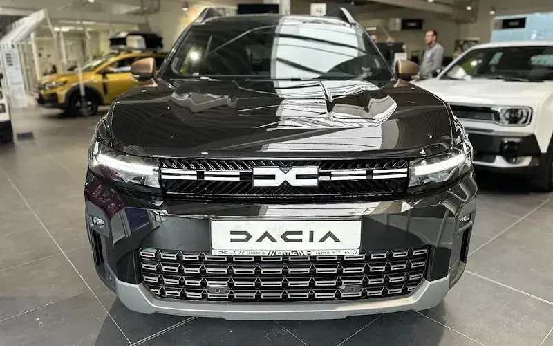 Neu Dacia Bigster Extreme 131 PS (96 kW) 2026 Schwarz SUV