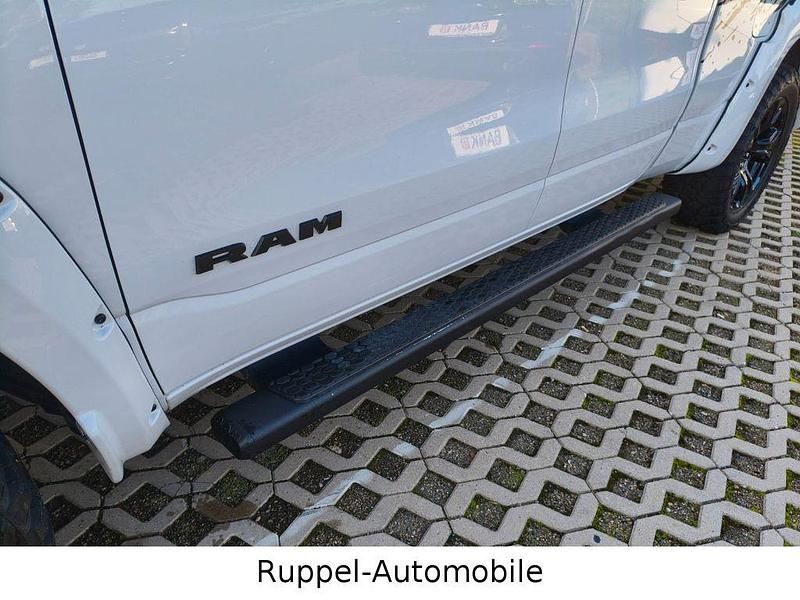Gebraucht Dodge Ram 401 PS (294 kW) 2022 Weiß Pickup