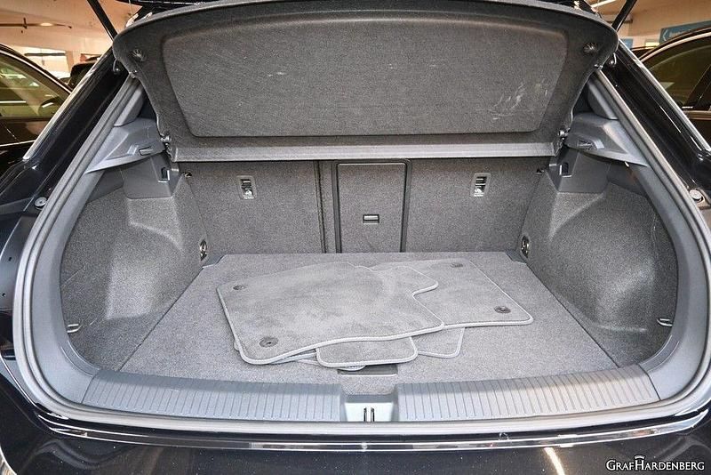 Gebraucht VW T-Roc R-line 150 PS (110 kW) 2025 Schwarz SUV