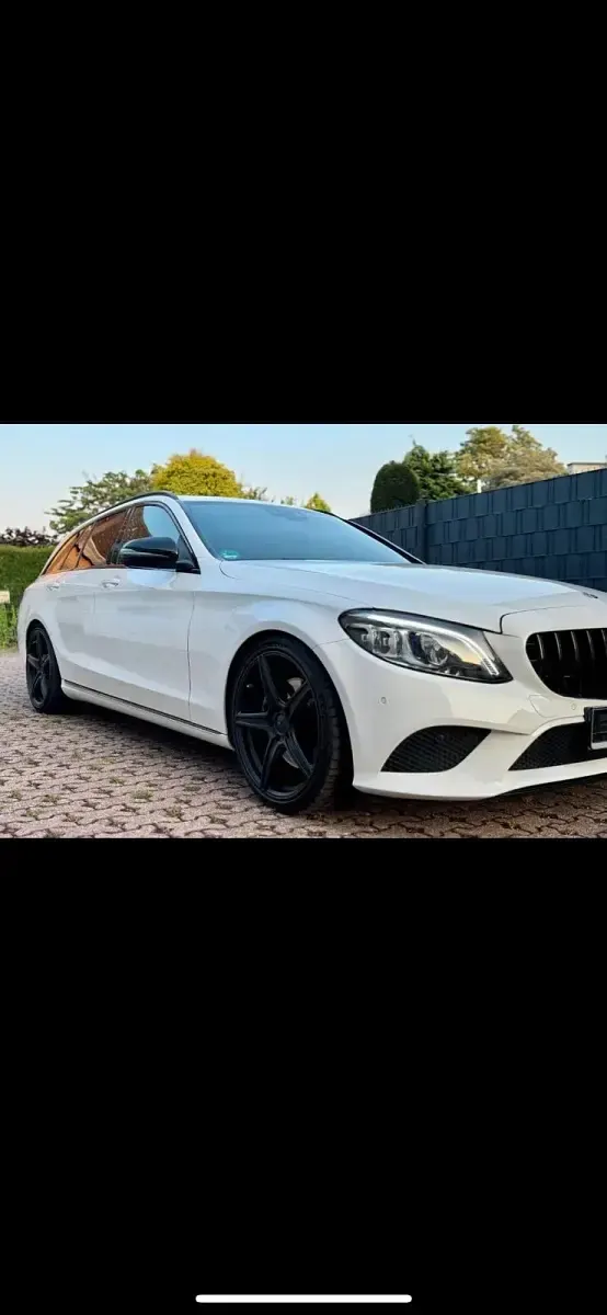 Gebraucht Mercedes C300 258 PS (189 kW) 2018 Weiß Kombi