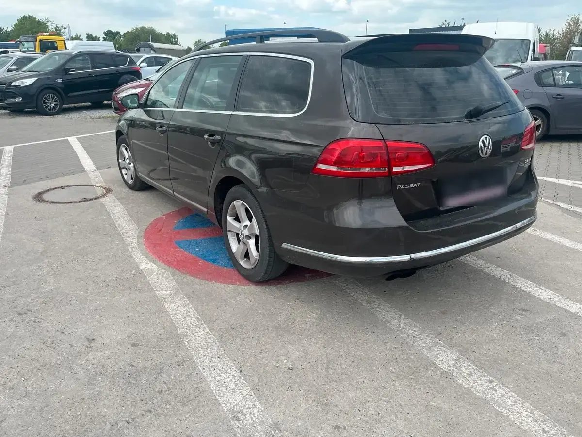 Gebraucht VW Passat 140 PS (102 kW) 2014 Braun Kombi