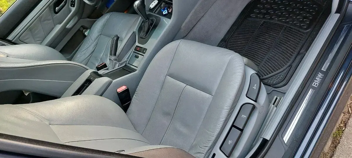 Second-hand BMW 525 192 CP (141 kW) 2002 Albastru Berlinǎ