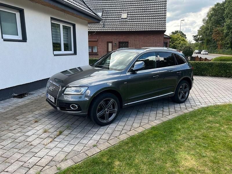 Grau Gebraucht 2012 Audi Q5 S-Line SUV | 21.000 € (Teuer) - Bild 1/4