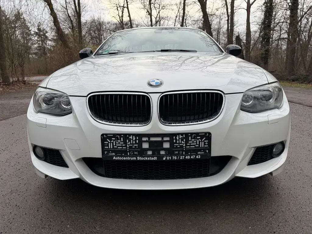 Gebraucht BMW 320 M Sport 170 PS (125 kW) 2011 Weiß Coupé