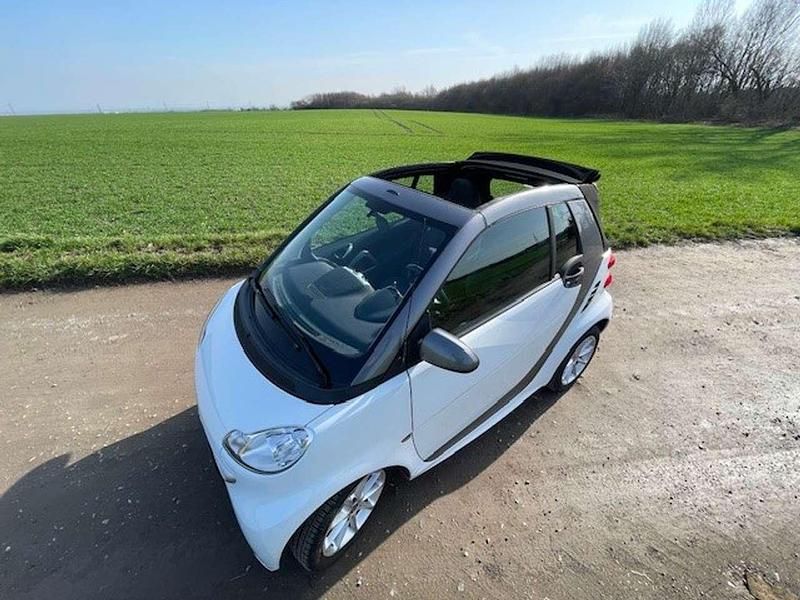 Gebraucht Smart ForTwo Cabrio Passion 71 PS (52 kW) 2014 Weiß Cabrio