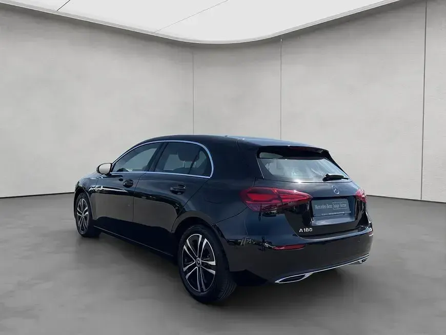 Gebraucht Mercedes A180 Advanced 136 PS (100 kW) 2025 Schwarz Limousine