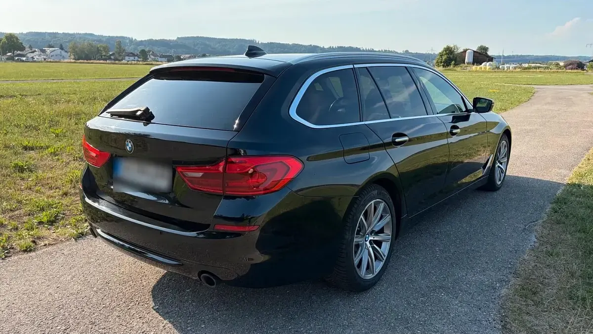 Gebraucht BMW 520 190 PS (139 kW) 2017 Schwarz Kombi