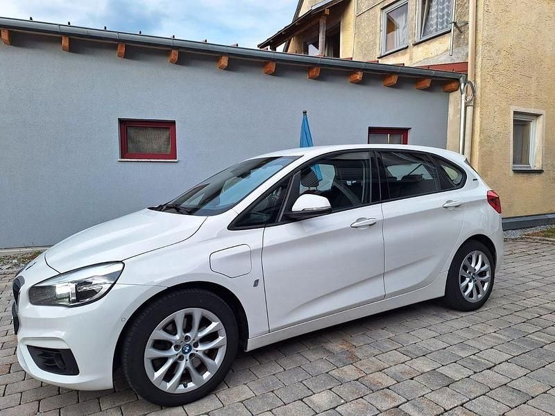 Gebraucht BMW 225 231 PS (169 kW) 2017 Weiß Limousine