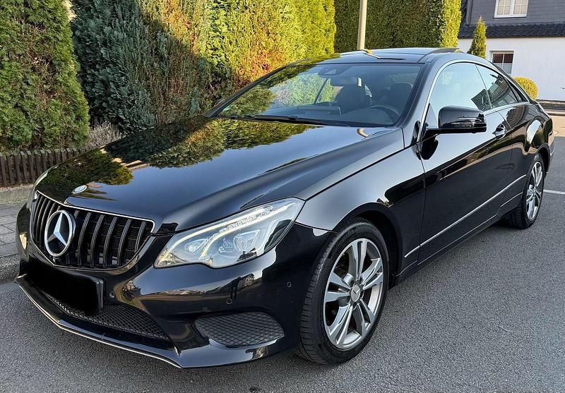 Gebraucht Mercedes E250 211 PS (155 kW) 2013 Schwarz Coupé