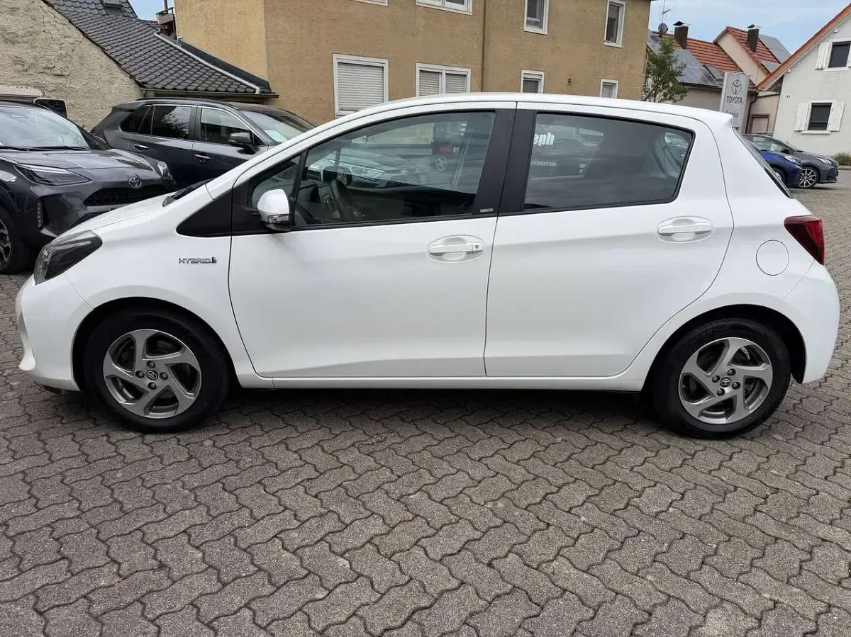 Gebraucht Toyota Yaris Edition-S 101 PS (74 kW) 2016 Super white 2 Kleinwagen