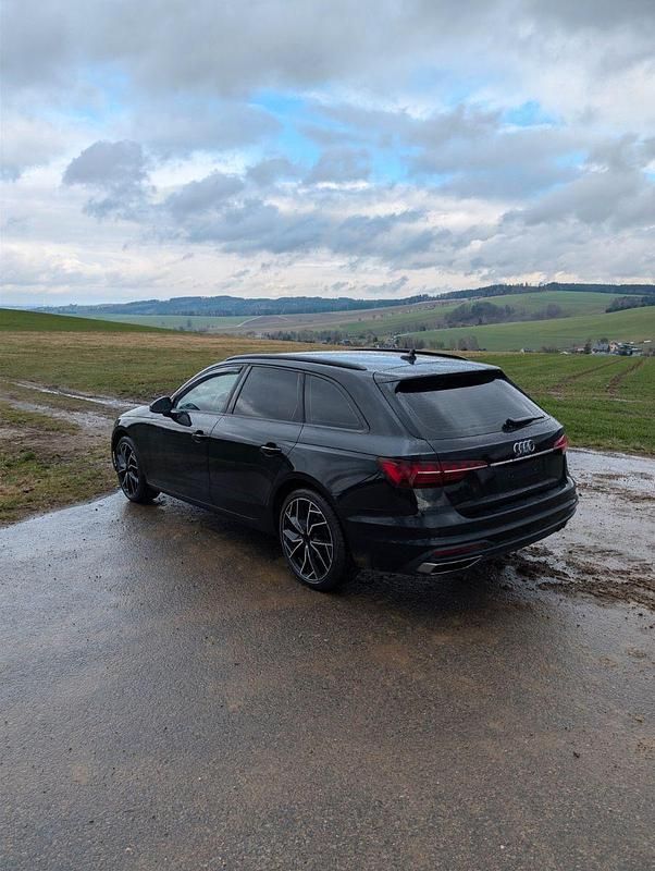Gebraucht Audi A4 Ambiente 163 PS (119 kW) 2020 Schwarz Kombi