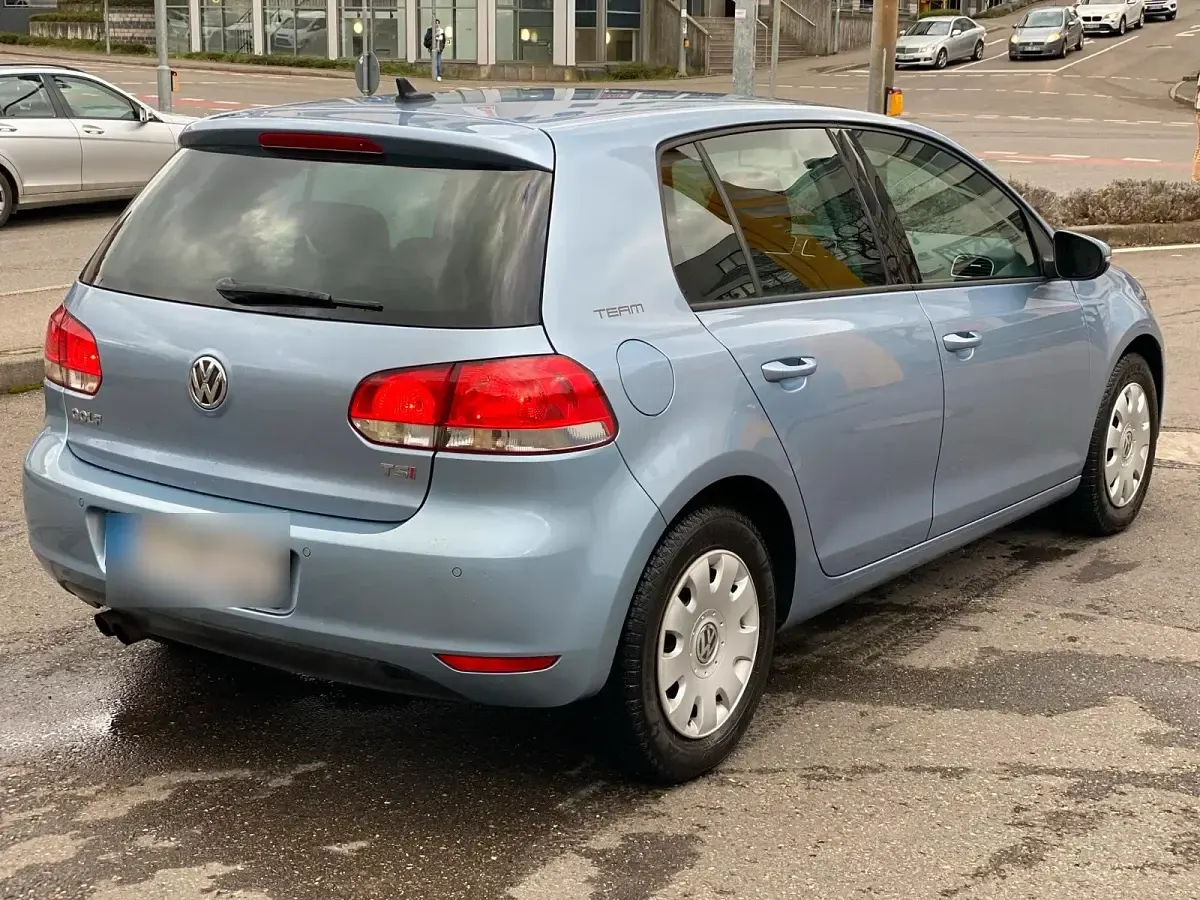 Gebraucht VW Golf VI Team 122 PS (89 kW) 2010 Blau Kleinwagen