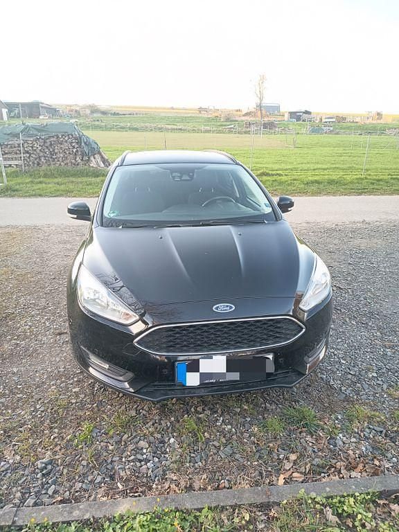 Gebraucht Ford Focus 101 PS (74 kW) 2016 Schwarz Limousine